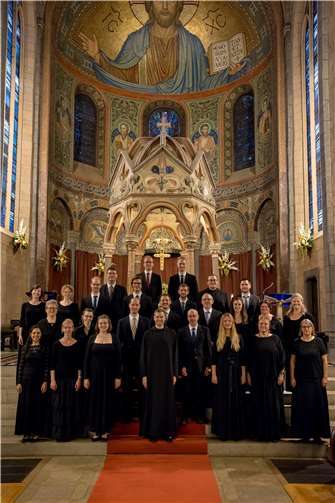 Die Cappella Lacensis gab ein Benefizkonzert in der Abteikirche von Maria Laach.  Foto: Jonas Hoehmann