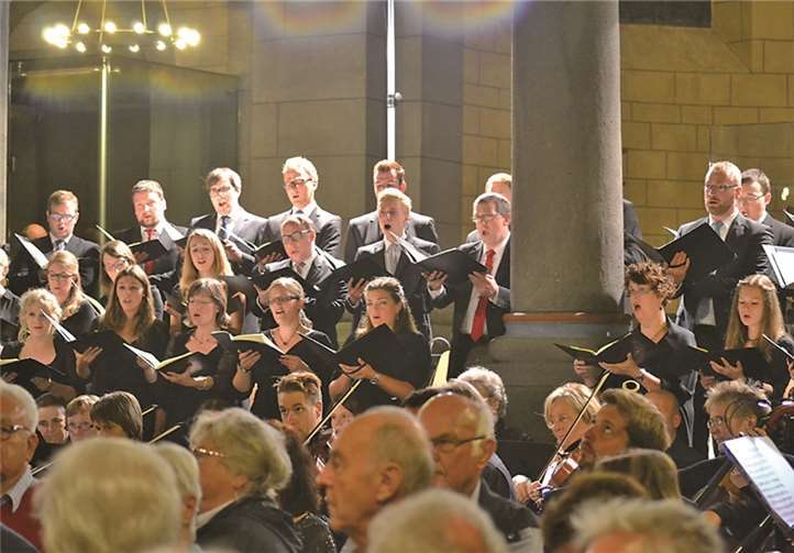 Die Cappella Lacensis und die Neue Rheinische Philharmonie machten die beiden Abende zu einem unvergesslichen Erlebnis.