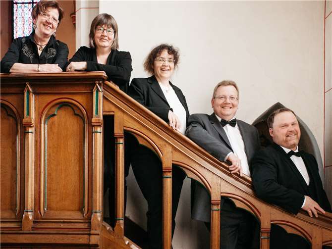 Die Cappella Taboris unter Leitung von Dekanatskantor Jens Schawaller (r.).  privat