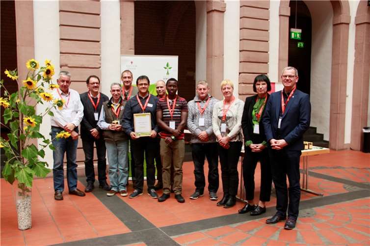 Die CarMen gGmbH Koblenz bekam den Umweltpreis 2017 des Bistums Trier überreicht. Fotos: Bischöfliche Pressestelle Bistum Trier