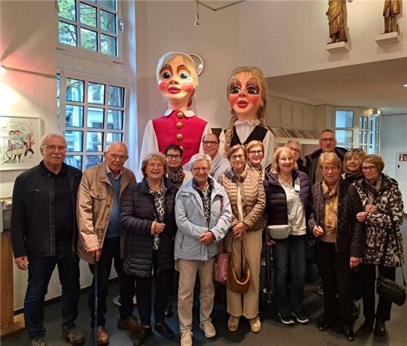 Casino-Gesellschaft zu Gast im Hänneschen-Theater Die Casino-Gesellschaft Andernach besuchte das Hänneschen-Theater in Köln. Foto: Detlev Ullrich