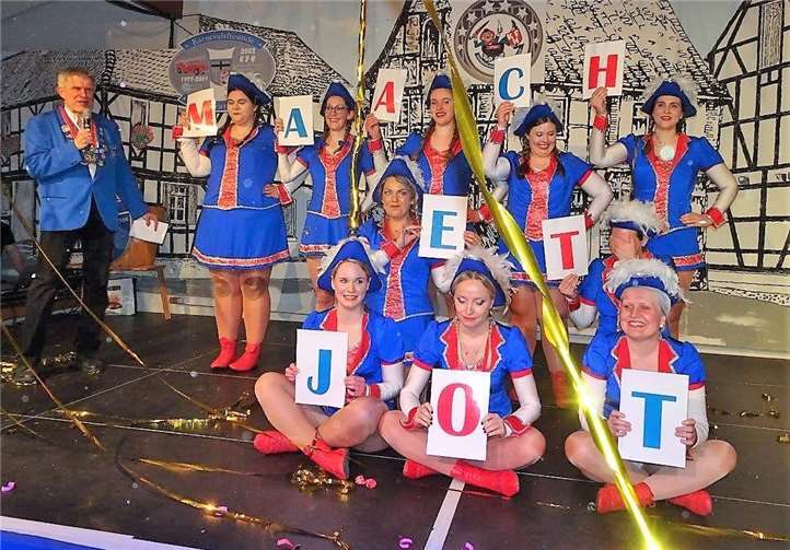 Die Chaosfunken verabschiedeten sich nach ihrem letzten Tanz von den Narren im Saal.