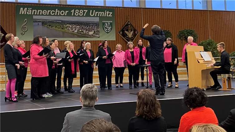 Die „Charming Voices“ bei ihrem Vortrag.