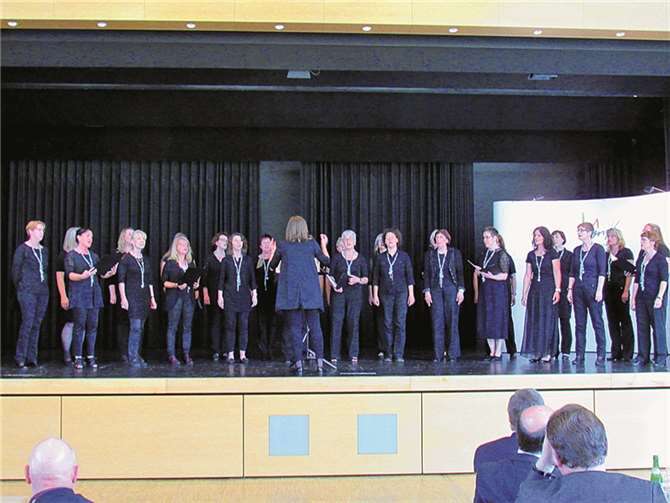 Die „Charming Voices“ der „Chorgemeinschaft Nickenich“ gaben eine Probe ihres Könnens.