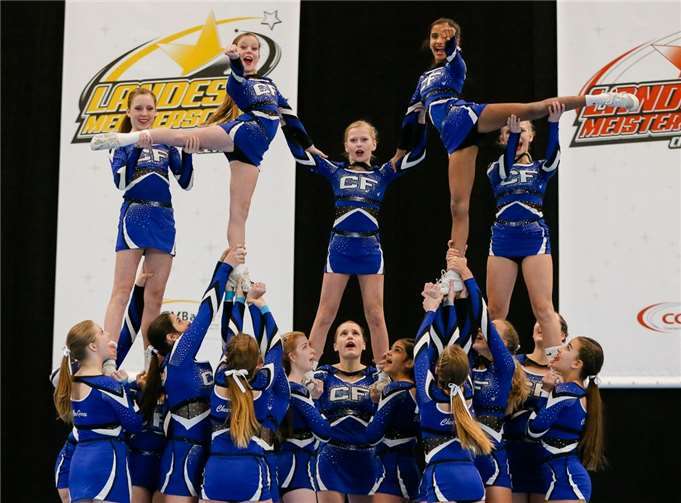Die Cheerleader aus Koblenz feierten tolle Triumphe und zeigten,wie hier das Team Ice, tolle Choreografien. Copyright: TOM LORENZ PHOTOGRAPHY