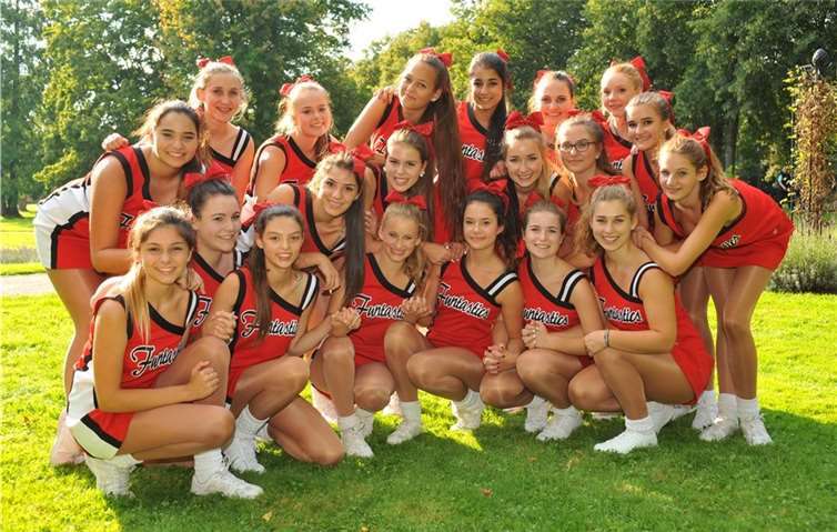 Die Cheerleadergruppe „Funtastics“ sind sehr erfolgreich und sorgen für eine tolle Stimmung beim Karneval. Privat