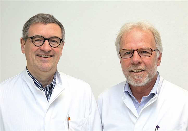 Erweiterung der Bauchschlagader frühzeitig erkennen Die Chefärzte der Gefäßchirurgie Dr. Bernhard Kiemen (r.) und Dr. Georg Nowak referieren anlässlich des bundesweiten Screening-Tages. privat