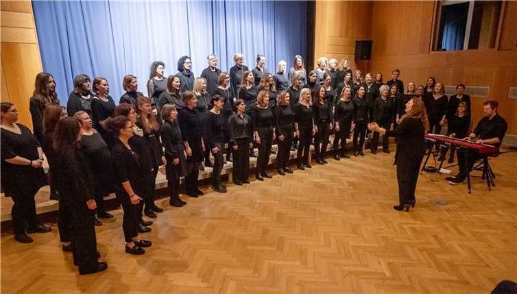 Die ChoryFeen begeisterten gemeinsam mit dem Liederkranz Berod in der Selterser Festhalle. Fotos: privat