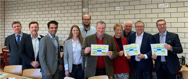 Die Christdemokraten ließen sich von Vertretern der Schule das Konzept #BBSAW4.0 erläutern (von rechts): Horst Gies, Dr. Jürgen Pföhler, Guido Ernst, Gundi Kontakis und Karl-Heinz Sundheimer. privat