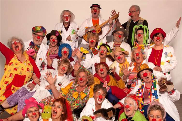 Die Clown-Doktoren sind eine gut gelaunte Truppe und mit jeder Menge Herzblut bei der Arbeit.Fotostudio Röder-Moldenhauer