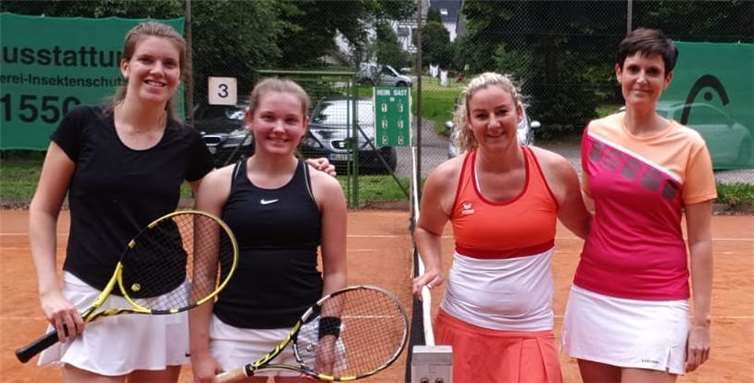 Die Clubmeisterinnen des Damen Doppel (v.l.): Jil Dreidoppel, Ayleen Herder, Conny Kopp und Anne Elfert.Fotos: TC Steimel