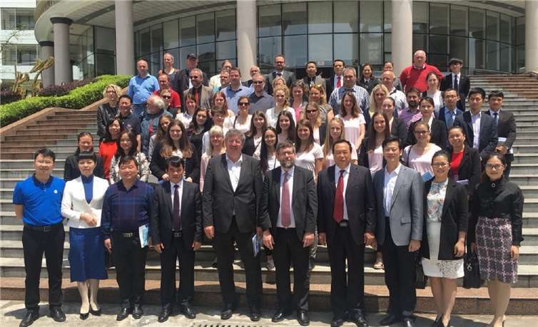 Die Cochemer Delegation wurde bei ihrem Antrittsbesuch in der chinesischen Partnerstadt Yizhou herzlich begrüßt. Gastfreundschaft wird hier besonders groß geschrieben.privat