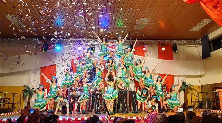 Die Cochemer Showtanzgruppe Moselglück brillierte bei ihrem Tanz „Cuba Havanna Nights“.