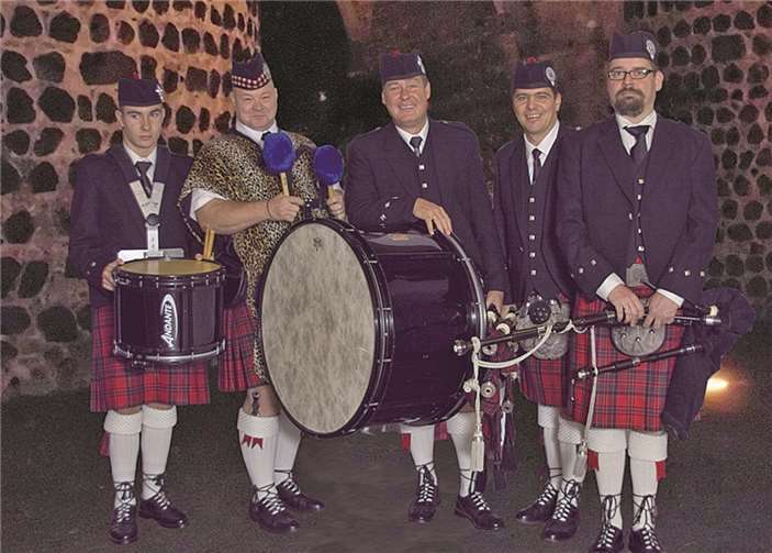 Die "Cologne Pipes and Drums" sorgen für Stimmung. Privat
