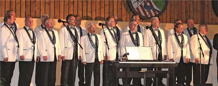 Die Conbrios in vollständiger Formation. privat