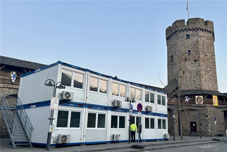 Die Containeranlage am Salhofplatz wird vorübergehend zum neuen Standort des Servicecenters. Foto: Eva Dreiser / Stadtverwaltung Lahnstein
