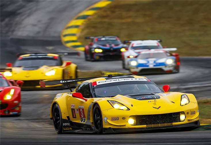 Die Corvette CR.7 und von Mike Rockenfeller.DEB