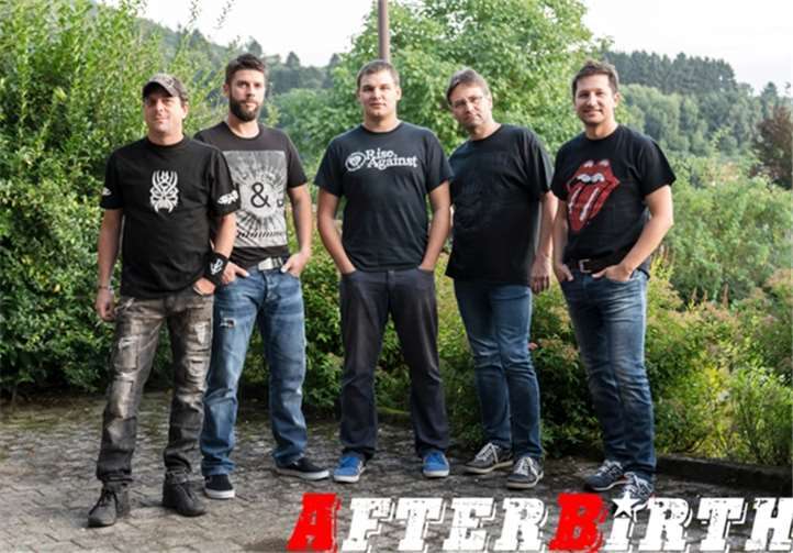 Die Coverrock-Band Afterbirth. SV Nievern/Privat