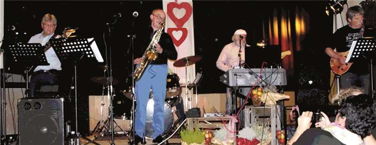 Die „Crazy Frequencies“ spielen zur ersten Kolliger Oldie-Nacht auf. privat