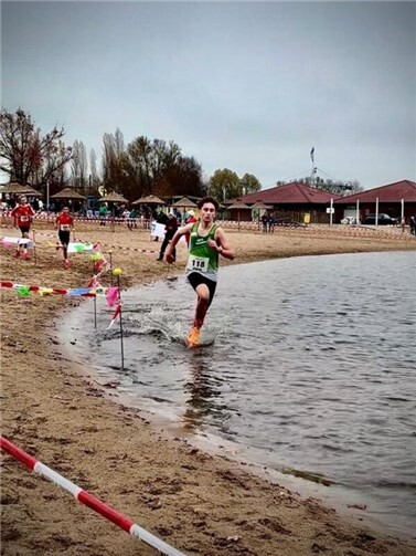 Die Crosssaison ist eröffnet. Talent- und Speedcross Leverkusen, der Preussen Krefeld Martins Crosslauf sowie die Nordrheinmeisterschaften im Crosslauf im Xantener Naturbad boten im November Strecken zwischen 800 Metern und 7,5 Kilometern. Foto: privat