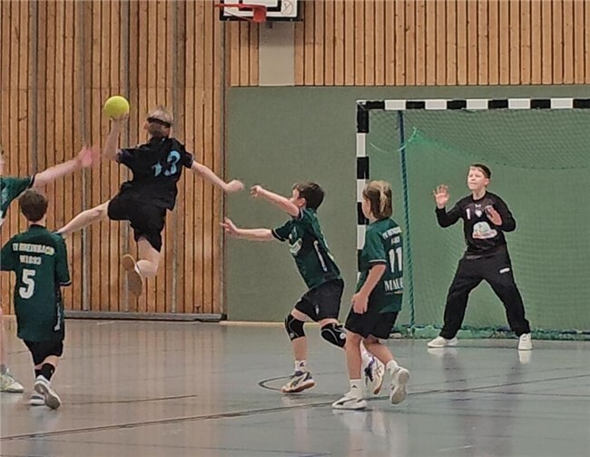 Die D-Jugend-Handballmannschaft des SV Rot-Weiß Merl zieht in der laufenden Saison 2025/26 in der Kreisliga des Handballkreises Bonn/Euskirchen/Sieg eine äußerst positive Halbzeitbilanz. Foto: privat