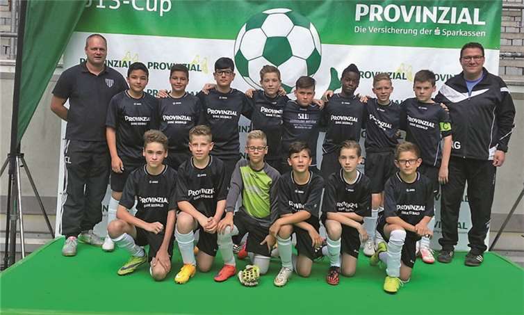 Die D-Jugend des FV Rheinbrohl beim Provinzial-Cup in der Düsseldorfer Esprit Arena. privat