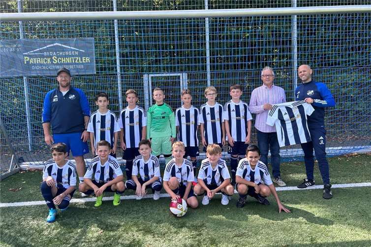 Die D-Jugend des SC Villip mit den neuen Trikots. Foto: SC Villip
