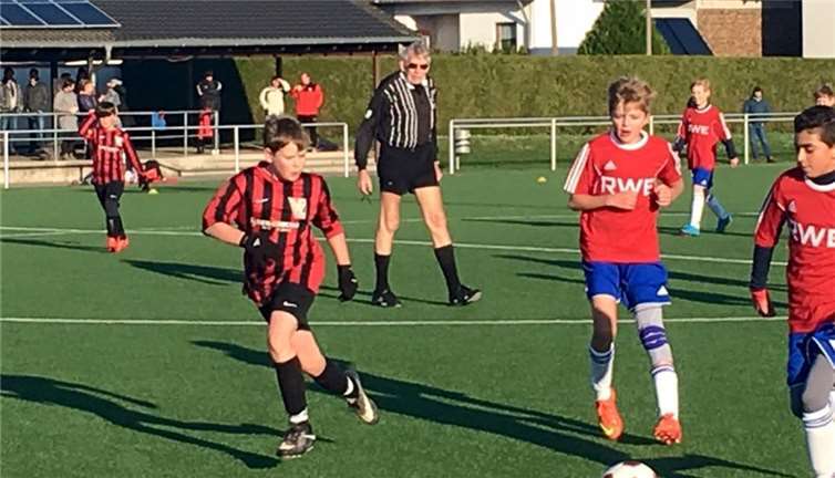 Die D-Junioren des VfL Rheinbach während ihres Spiels gegen TuRa Oberdrees.Privat