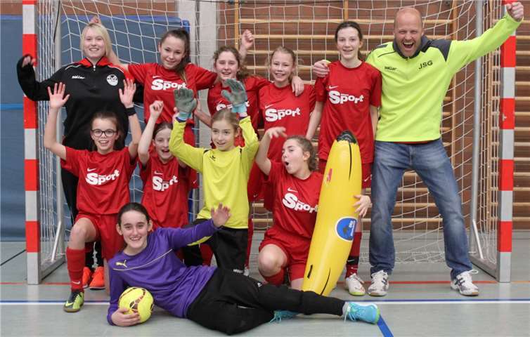 Die D-Juniorinnen der JSG Immendorf hatten allen Grund zum Jubeln.privat