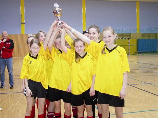 Die D-Mädchen des JSG Immendorf beim 2. Hallencup. Privat