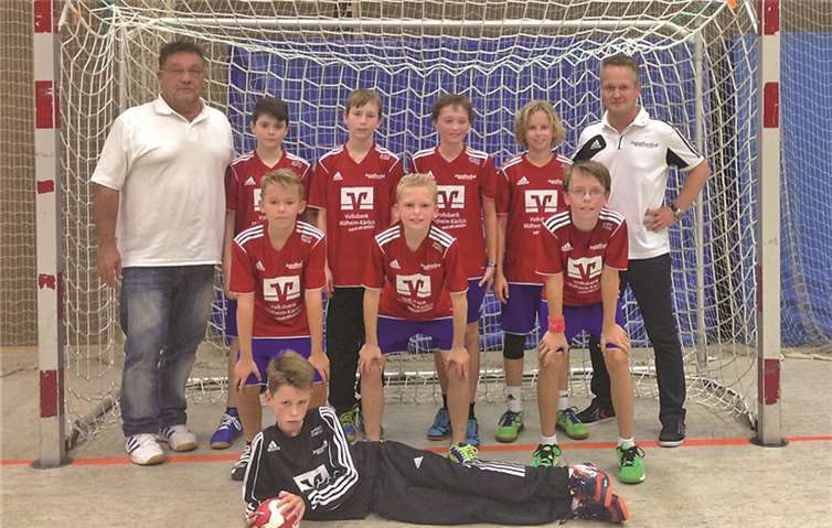 Die D2-Jugend kassierte eine Niederlage (hinten v.l.): René Rünz, Nico Henn, David Neckenig, Tristan Spurzem; (vorne v.l.:) Luis Müller, Aaron Dott, Tim Stallgies und Florian Ritter (unten).