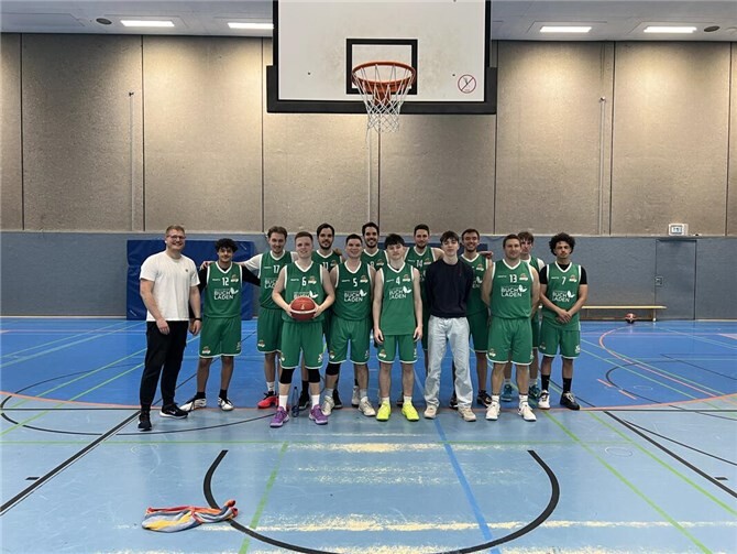 Die DJK Baskets freuen sich über den Sieg.  Foto: privat