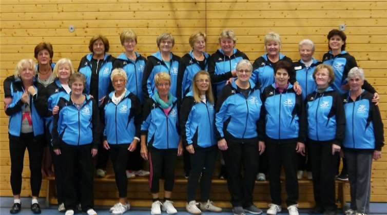 Die DJK-Damen präsentieren sich im neuem Outfit.privat