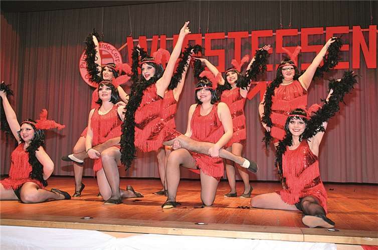 Die DJK-Tanzgruppe „No Limits“ erhielt viel Applaus für ihren Ausflug in die Golden Twenties und dem dafür typischen Charleston. WE