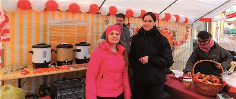 Die Dame mit der rosa Mütze und dem gleichfarbenen Anorak ist die Initiatorin der Aktion Christine Graef.-GM-