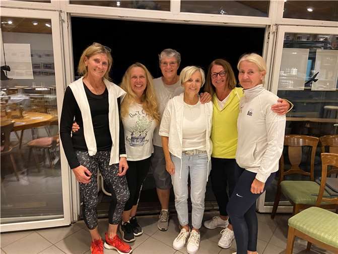 Die Damen 50: Nicole, Christiane, Angelika, Dagmar Doris und Babsi.  Fotos: TV Bendorf