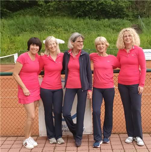 Die Damen 55 des TC Blau Weiss Bad Breisig sind Meister in der Oberliga. Foto: TC Blau Weiss Bad Breisig