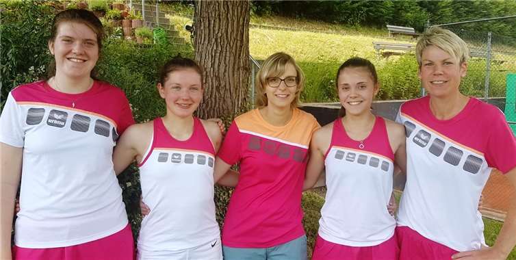 Die Damen Jil Dreidoppel, Ayleen Herder, Laura Schuh, Carlotta Neitzert, Jennifer Maasch und Rita Wildermann machten ihr Meisterstück in der D-Klasse.Foto: privat