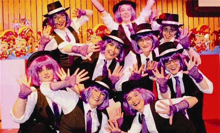 Die Damen-Showtanzgruppe „Die Proseccos“ sucht Verstärkung. privat