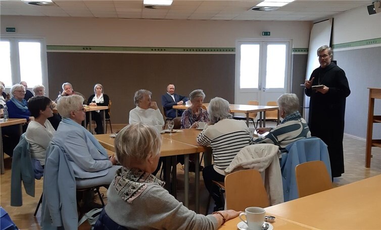 Die Damen der Frauengemeinschaft St. Marien und einige Gäste besuchten diese Tage die Abtei Maria Laach. Foto: privat
