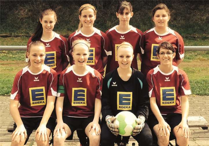 Die Damen der SG Landskrone Heimersheim: Hinten v.l.: Ina Nolden, Katrin Hastenrath, Jana Nicolaysen, Michelle Sulewski, vorne v.l.: Anna Bornschlegl, Mariella Cramer, Michelle Haufe, Anne Simons. privat