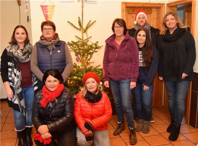 Die Damen der Turaner sorgten für einreichhaltiges Kuchenbuffet im Weihnachts-Cafe.