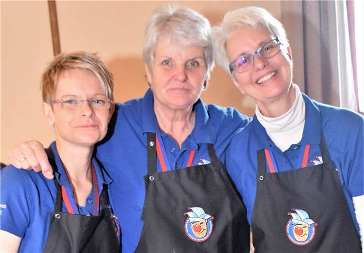 Die Damen hinter der Theke (Michaela Reitz, Karin Schäfer und Gerda Krüger) sorgten für das leibliche Wohl.
