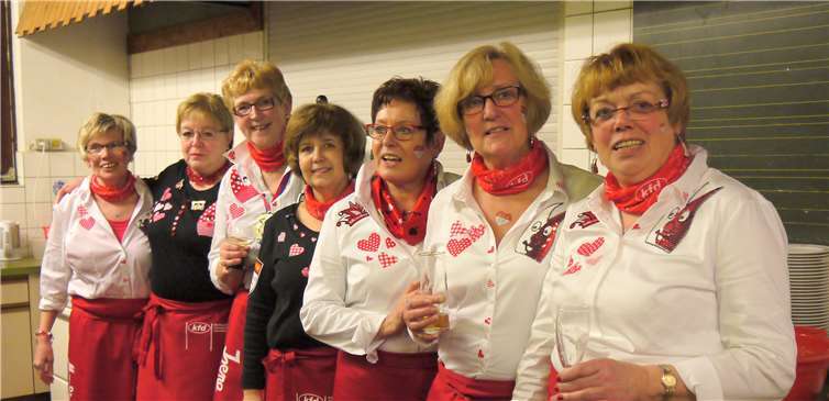 Die Damen sind schon auf Hochtouren bei den Vorbereitungen. Privat