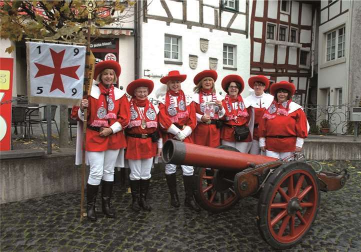 Die Damen vom 11. Regiment geben in Adenau das Kommando.