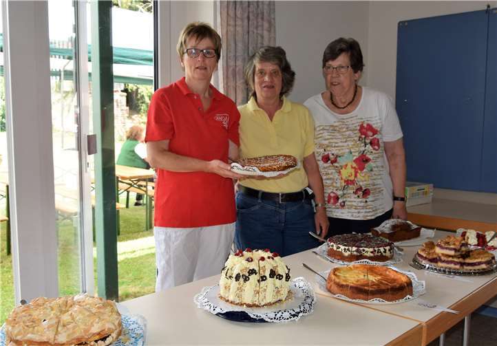 Die Damen von der KFD Heimerzheim sorgten für das leibliche Wohl.