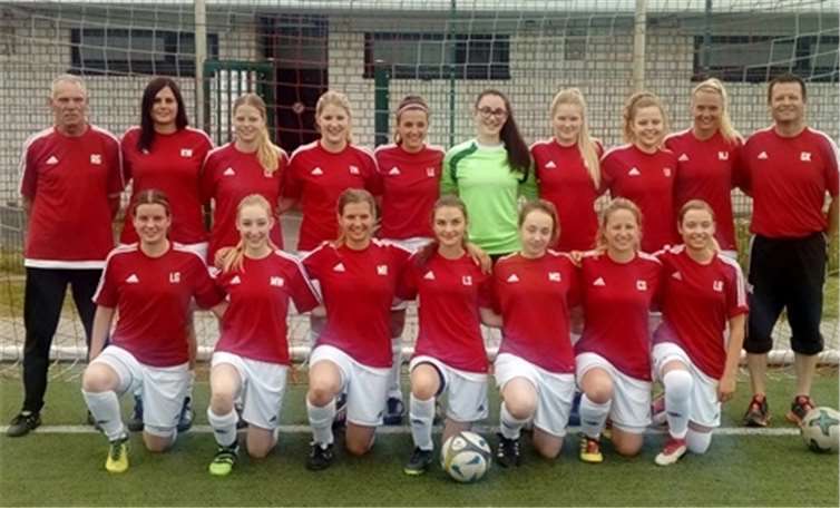 Die Damenmannschaft. Privat