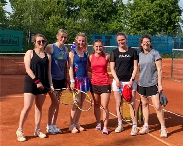 Die Damenmannschaft der DJK (v. links n. rechts ) Tabea Urban , Dana Langers, Catherine Henzgen, Alisha Scholl, Laura Lohner, Elisa Jülich.  Foto: DJK Ochtendung