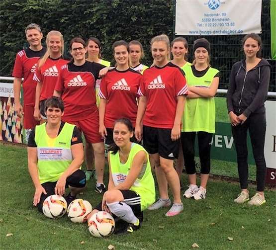 Die Damenmannschaft des Rot-Weiß Dünstekoven freut sich stets auf neuen Zuwachs. Rot-Weiß Dünstekoven