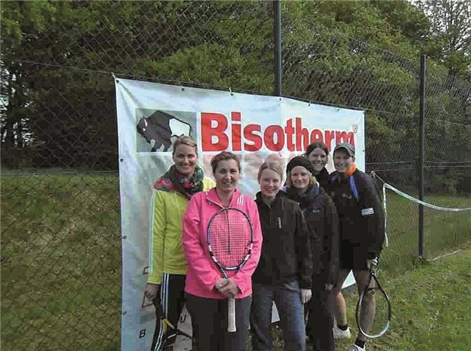 Die Damenmannschaft des TC Nörtershausen/Udenhausen (von links): Simone Engel, Magda Petrenova, Eva Diedrichs, Christine und Franziska Porz sowie Kerstin Wüschem.privat